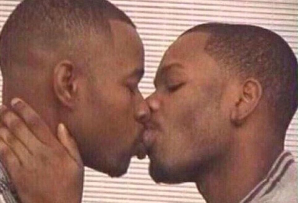 gay niggas kissing official discord